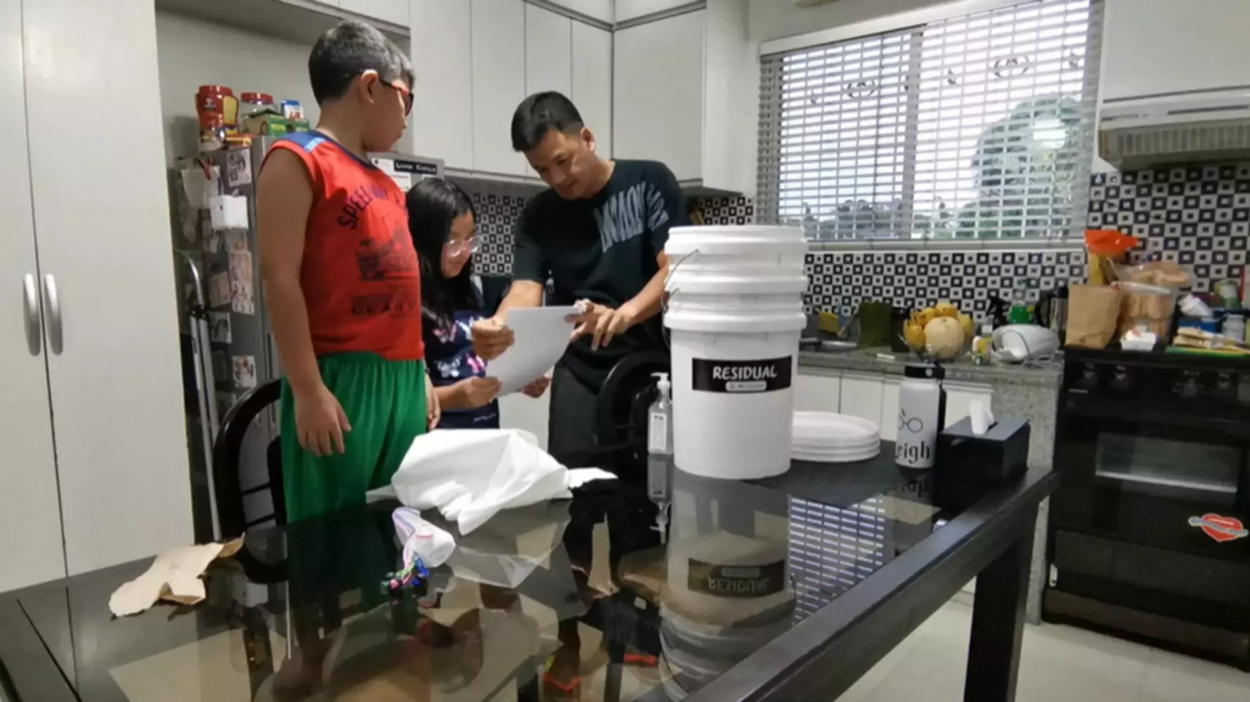 Isabuhay sa Bahay